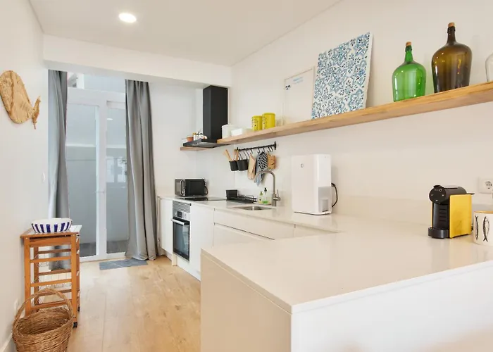 2bdr Coastal Escape By Lovelystay