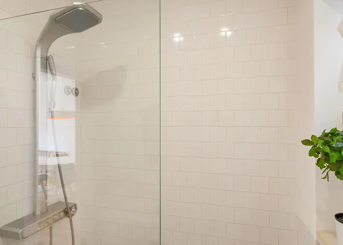 Апартаменты 2bdr Coastal Escape By Lovelystay *